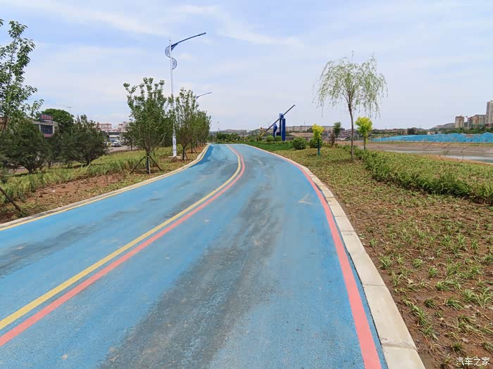 井陉农商银行助力2024“陉马·行”半程马拉松举办(图1)